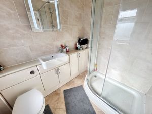 En suite shower room- click for photo gallery